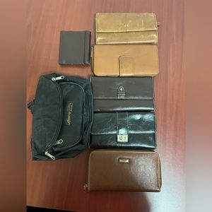 6 different wallets